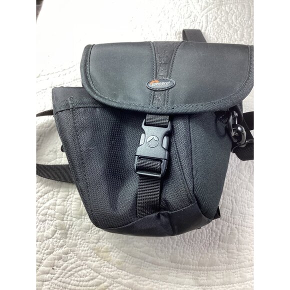 Lowepro Black Compact Camera Shoulder Bag With Adjustable Strap*EUC - Picture 2 of 5